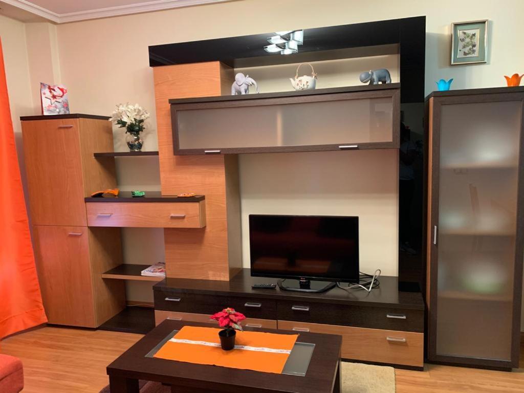 Apartamento Mota-2 Huca-Los Prados; Parking Y Wifi Gratis 오비에도 외부 사진